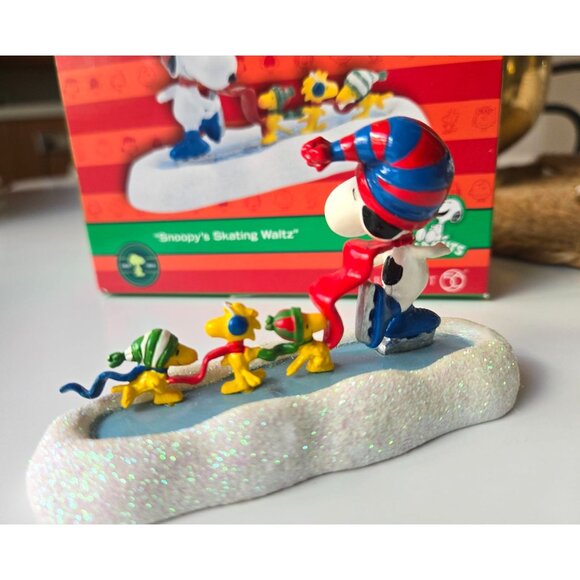 Snoopys Skating Waltz Figurine Peanuts 2013 Department 56 Collectible - Picture 4 of 7